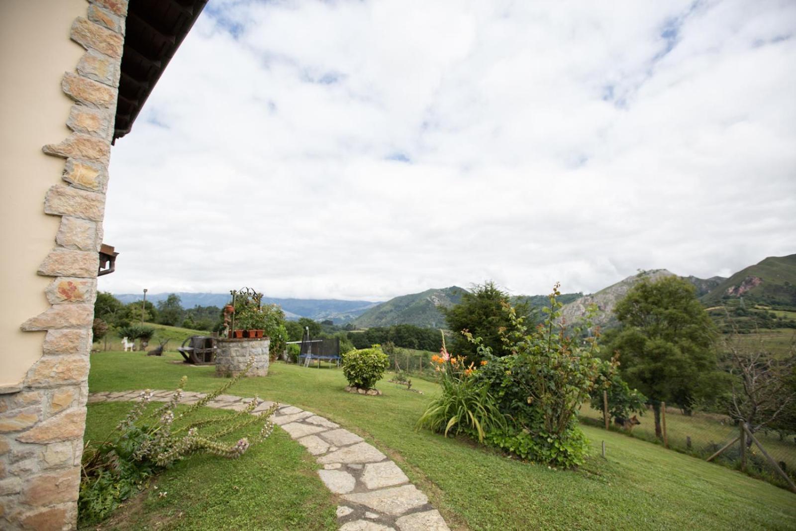 Apartamentos De Turismo Rural Buena Vista Onís Extérieur photo