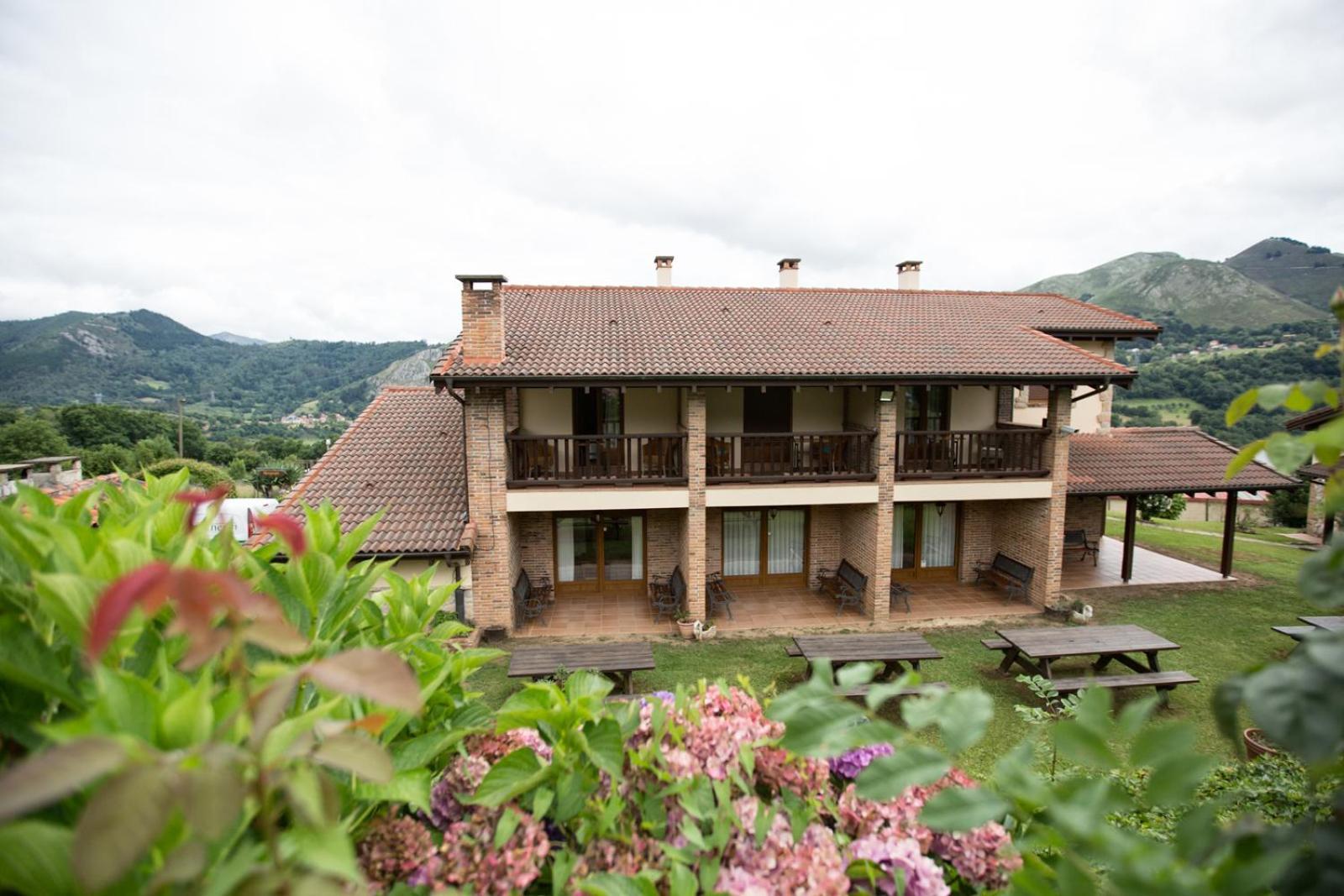 Apartamentos De Turismo Rural Buena Vista Onís Extérieur photo