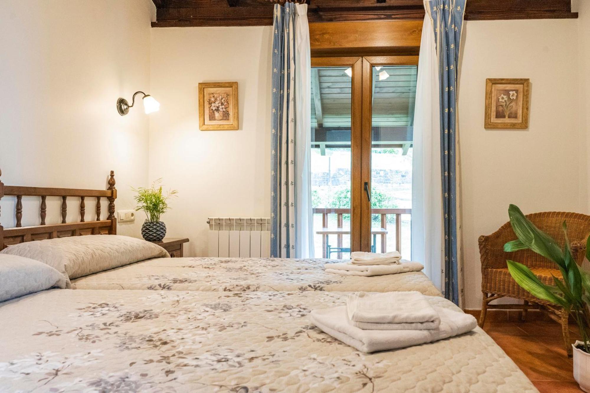 Apartamentos De Turismo Rural Buena Vista Onís Extérieur photo