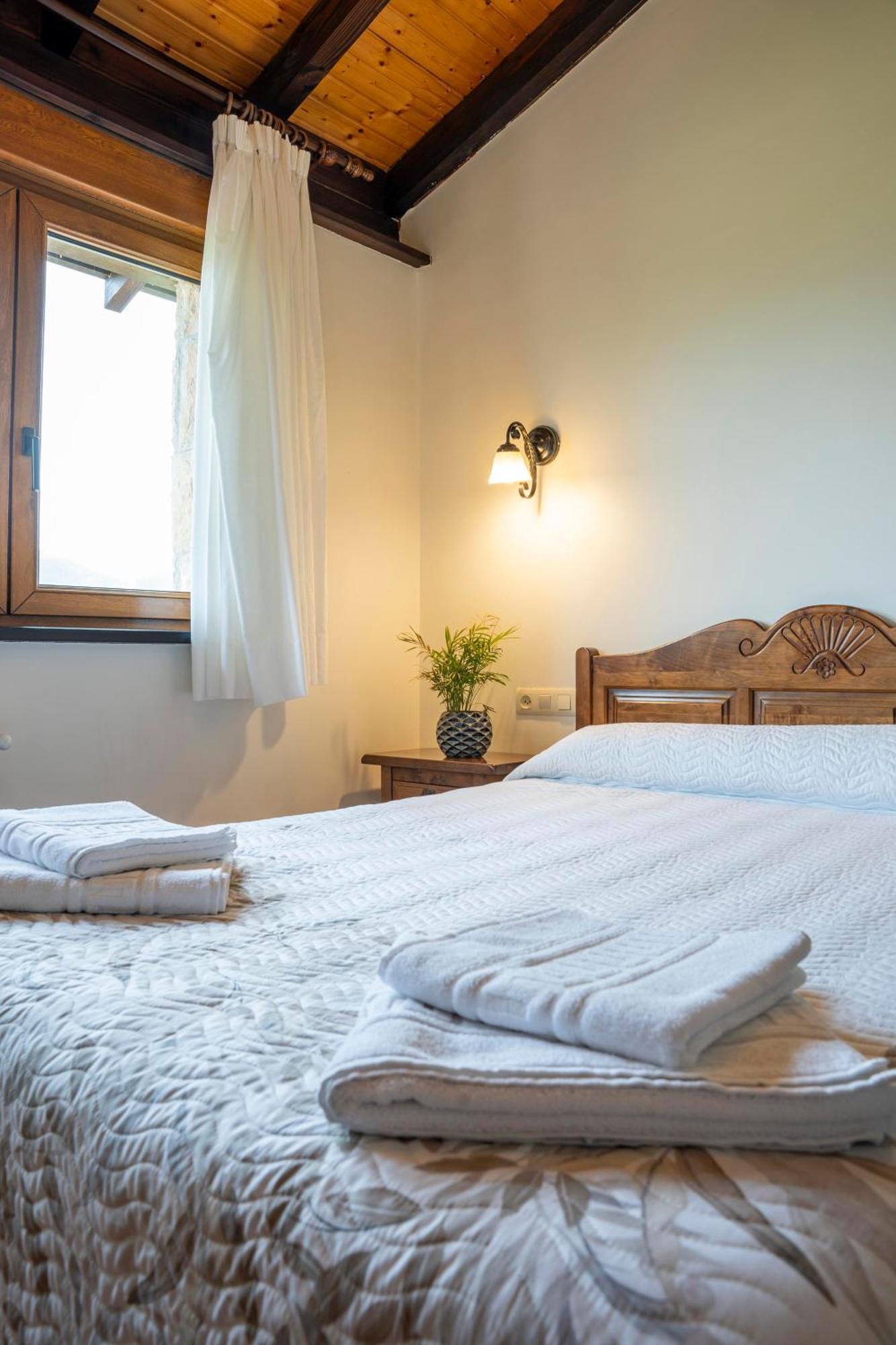 Apartamentos De Turismo Rural Buena Vista Onís Extérieur photo